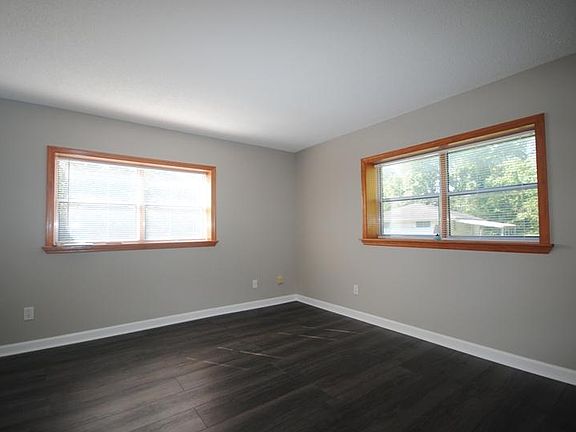 3rd image of 303 Dunlap Ave
