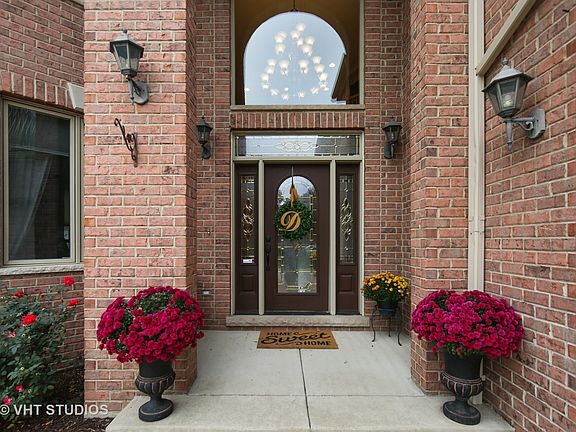 2nd image of 1N630 Park Blvd