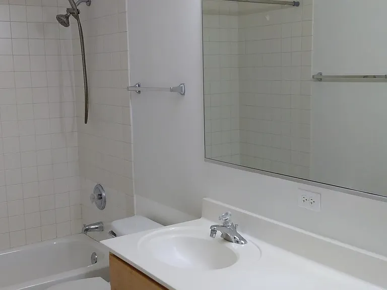 599 Prestwick Ln — Photo 14