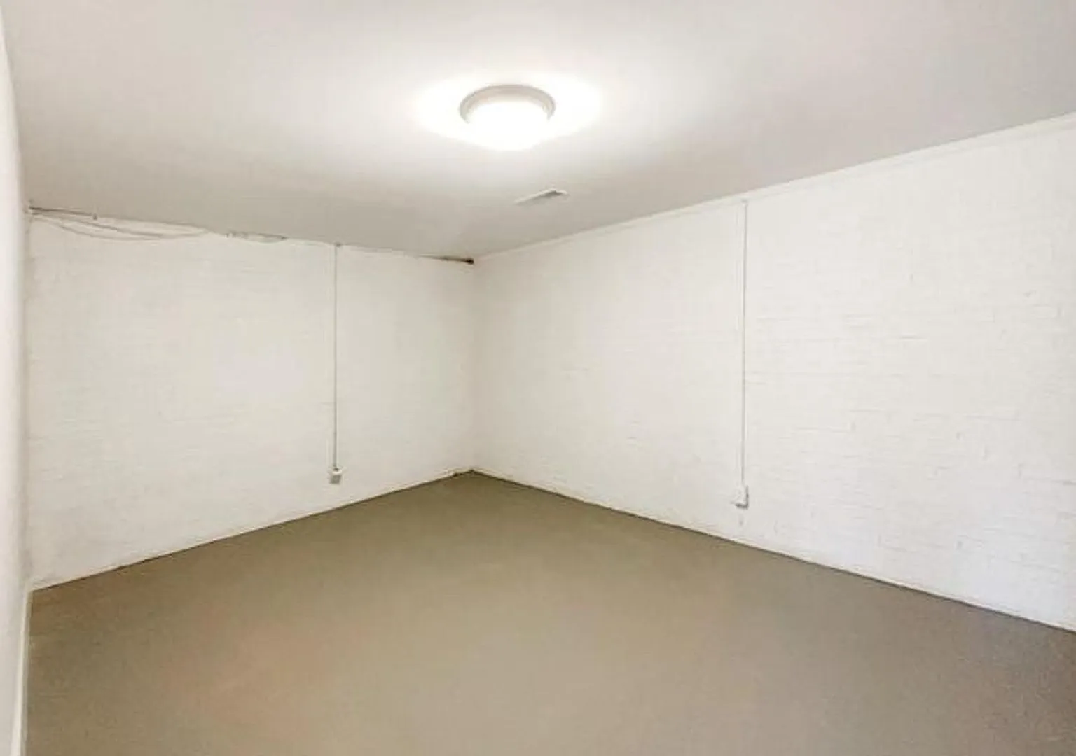 Room in 3 Bedroom Home at Foxcroft Dr — Photo 1