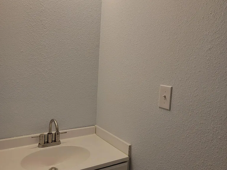 2nd floor - sink