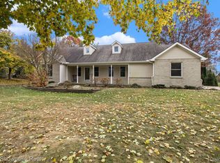 2305 Verna Ln, Commerce Township, MI
