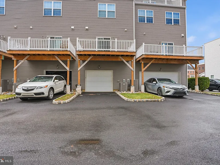 114 King St #B — Photo 31