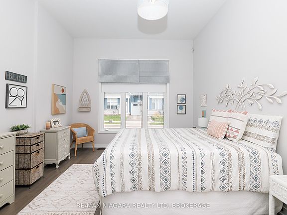 5th image of 3619 Hibbard St
