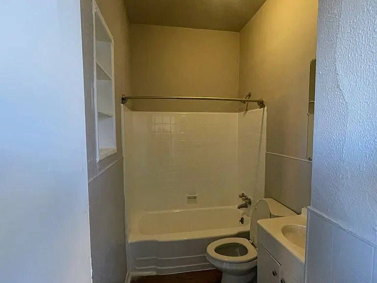 1242 W Allegheny Ave #1R — Photo 10