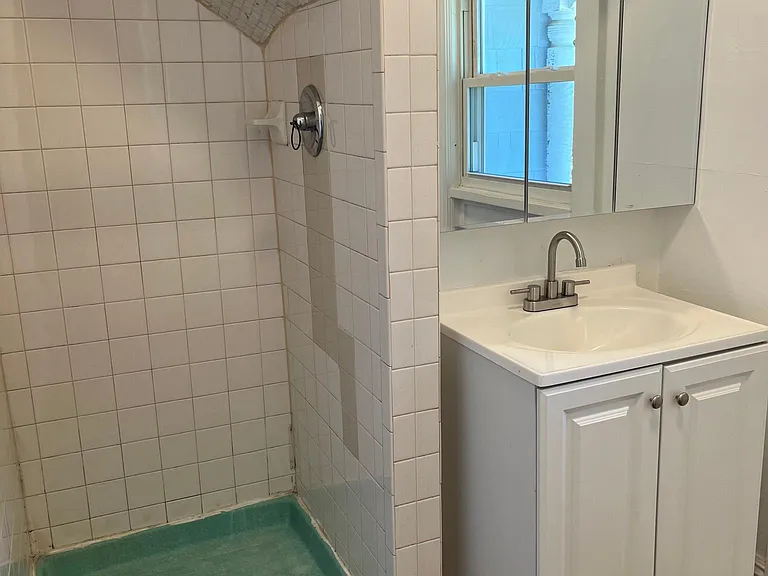 142 Cottage St #2 — Photo 10