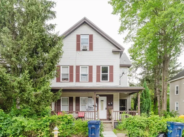 26 Granite St, Webster, MA 01570