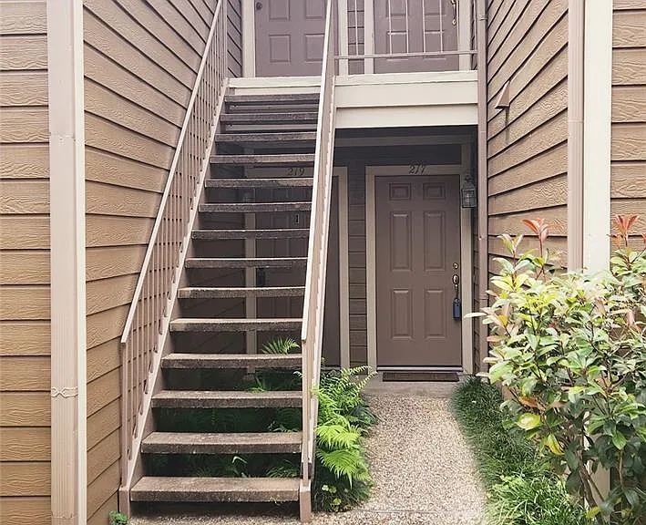 1860 White Oak Dr #217 — Photo 21