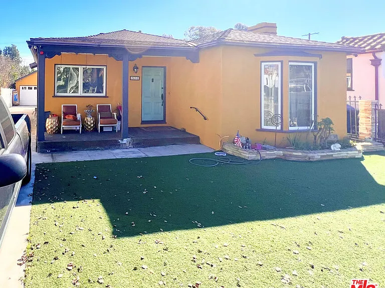 2652 S Bedford St — Photo 2