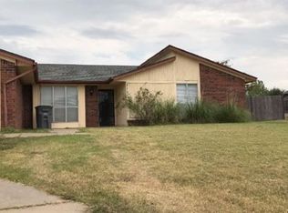 210 SW Crystal Hills Dr, Lawton, OK 73505