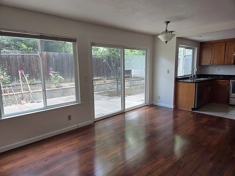 1302 Araujo St — Photo 3