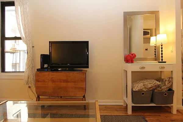 Rented by Compass | media 31