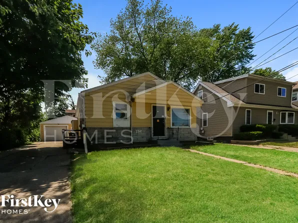 703 Porter St, Waukegan, IL 60085