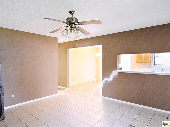 4th image of 1757 Broadmoor Dr