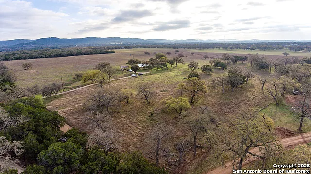 373 Pine Tree Rd — Photo 24