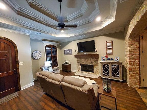 4th image of 211 Cane Creek Dr
