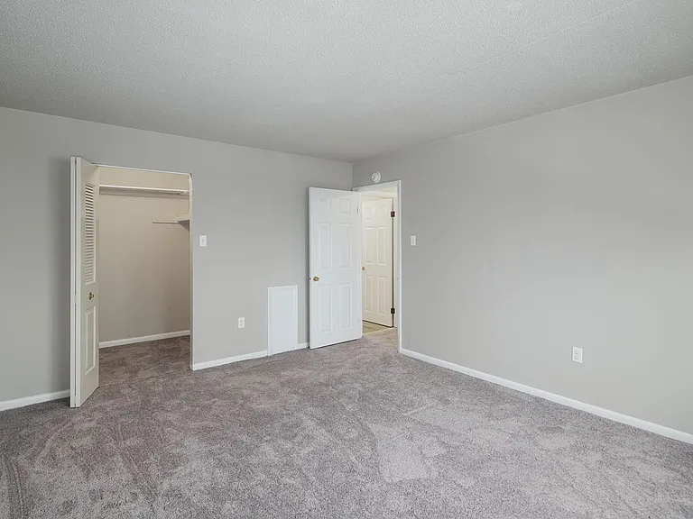 297 E Jefferson St #404 — Photo 9