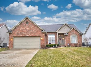 16149 Aspen Hollow Dr, Fenton, MI