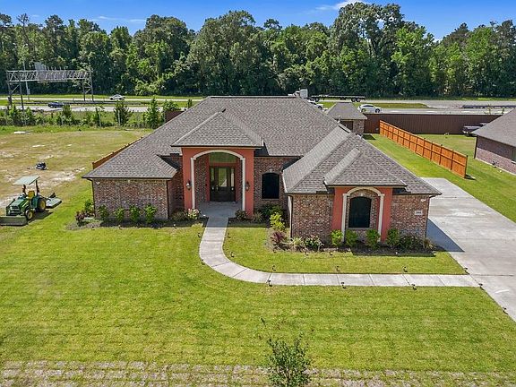 3rd image of 2804 Jb Carter Ln