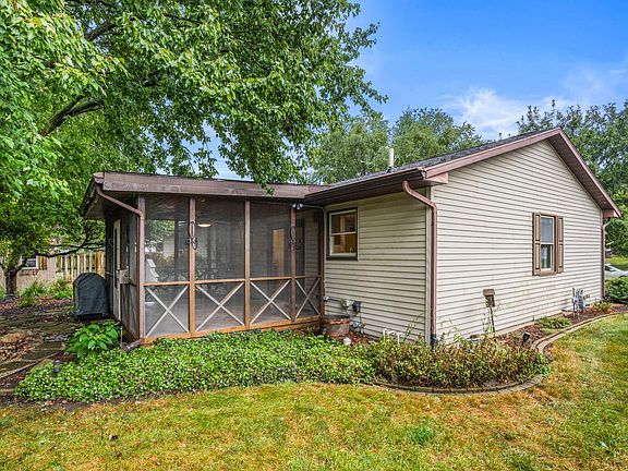 5th image of 613 Delmar Dr