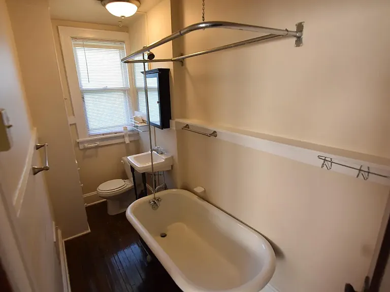 952 Hamlet St #952.5 — Photo 4