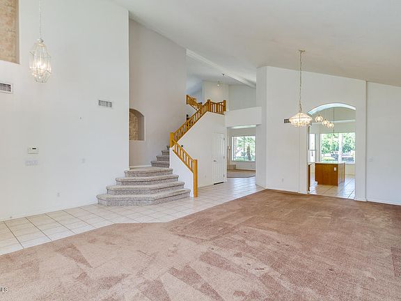 3rd image of 3380 S Beverly Pl