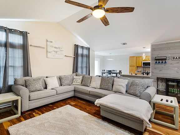 5th image of 14547 Club Circle Dr