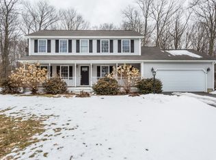 556 Woodland Way, Russell, MA 01071