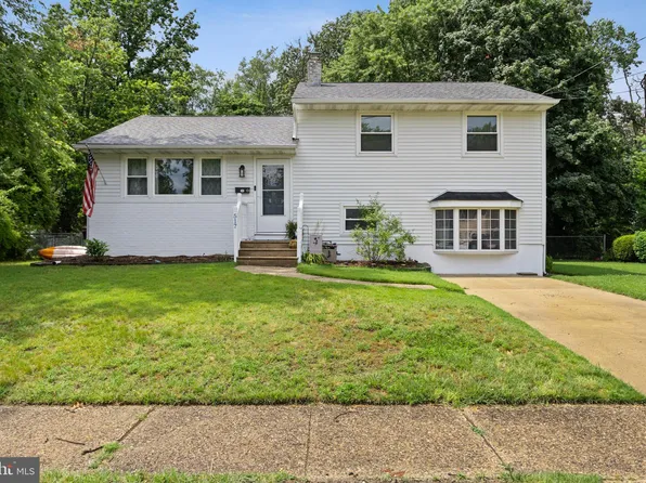 517 8th St, Riverside, NJ 08075