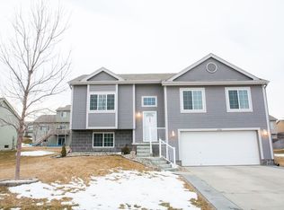 1904 Southview Dr, Papillion, NE 68046