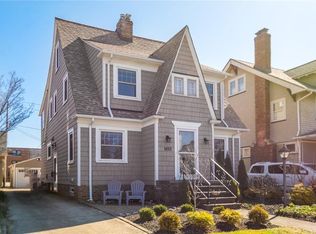 1053 Abbieshire Ave, Lakewood, OH 44107