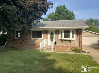 1114 N Roessler St, Monroe, MI 48162