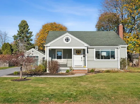 22 Phillips Road, Falmouth, ME 04105