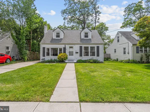 37 Pennwood Dr, Ewing, NJ 08638
