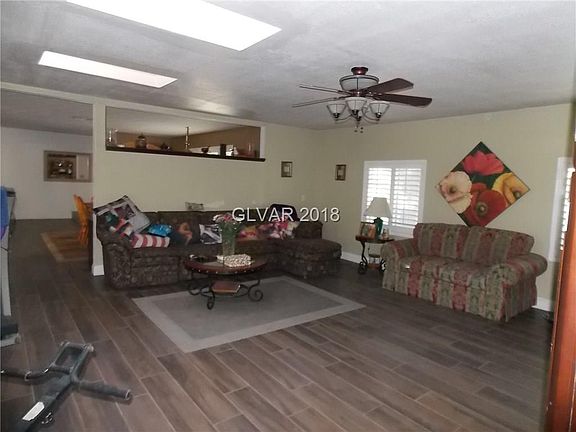 3rd image of 3020 Woods Dr