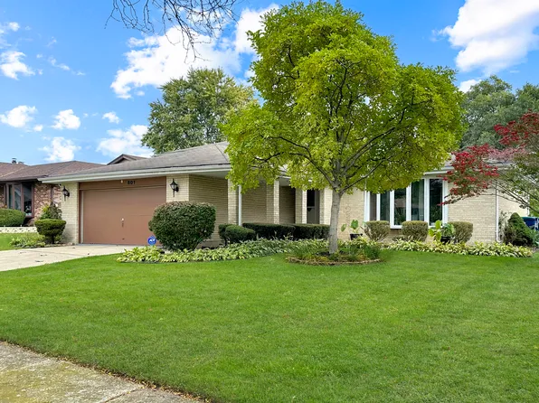 801 Campus Ave, Matteson, IL 60443