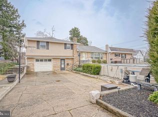 4 N Chester Ave, Riverside, NJ 08075