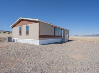 22360 W Colinas Verde Ln, Seligman, AZ 86337