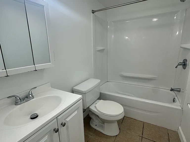 245 Center Ave #G7 — Photo 6