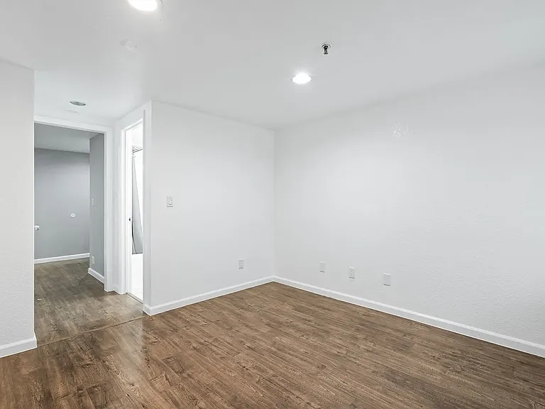 230 Guerrero St #B — Photo 15