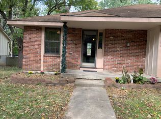 10100 W 52nd Ter, Merriam, KS 66203