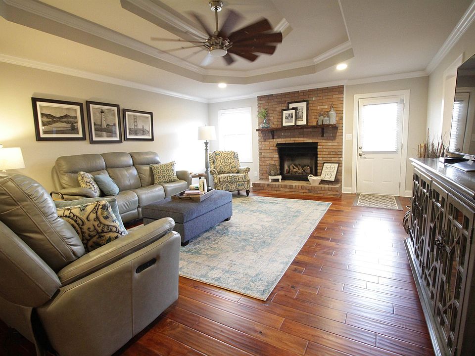 1st image of 117 Singletree Dr