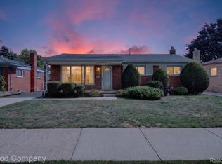 8308 Darlene St, Warren, MI 48093