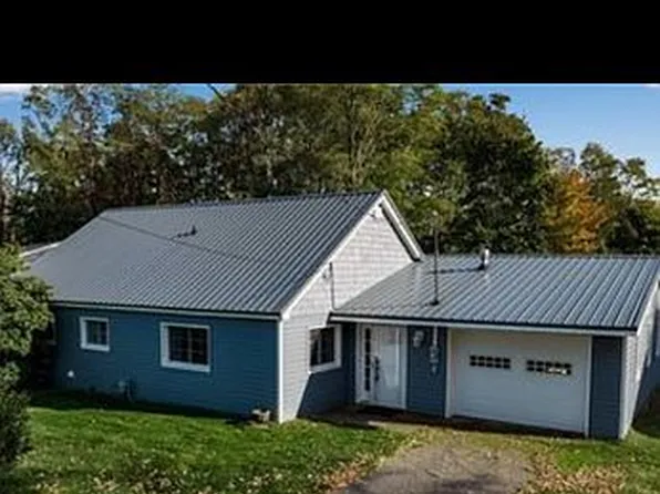 30 Peerless St, Brocton, NY 14716