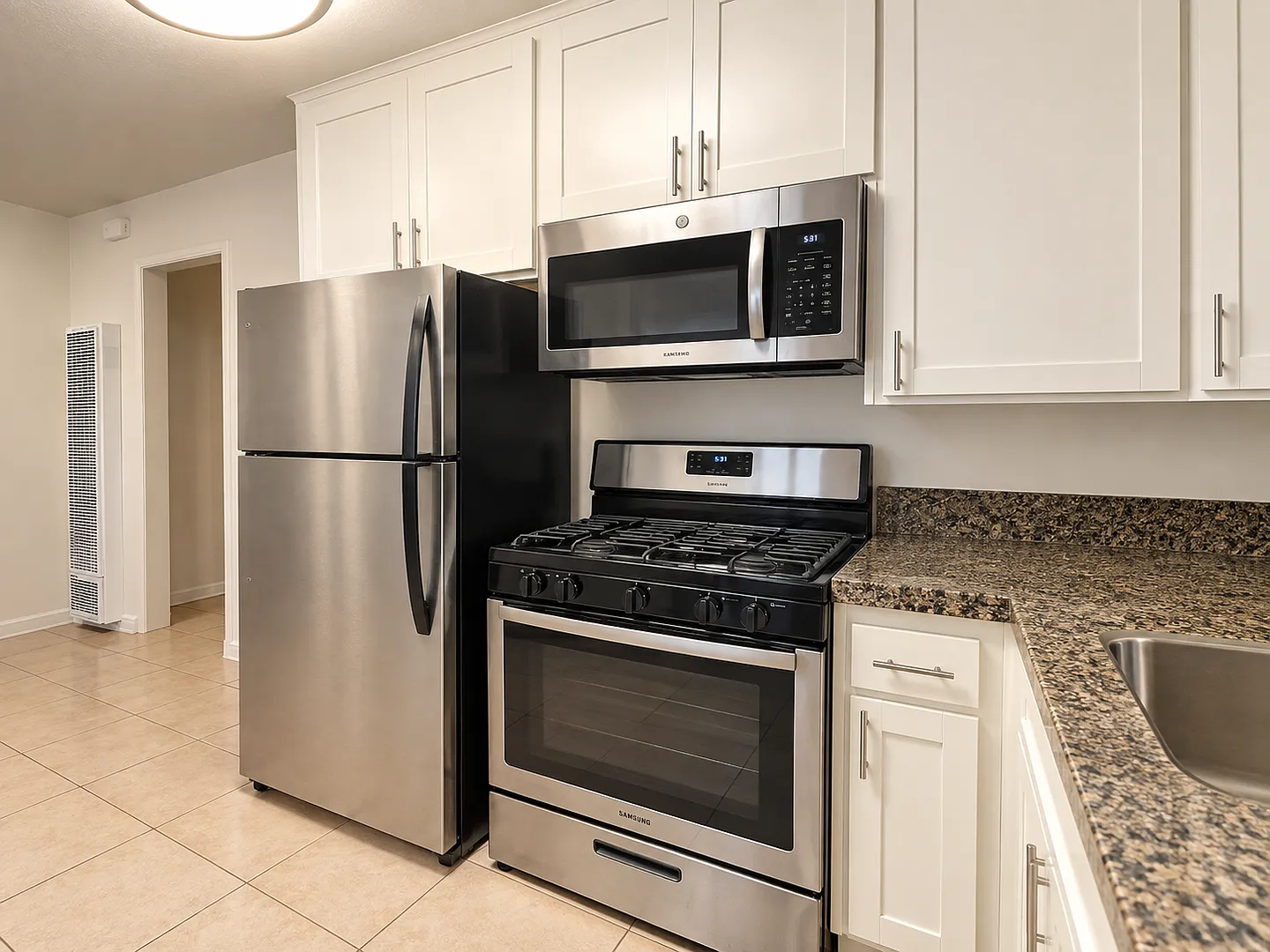 1BD/1BA Pacific Beach Gem Walk to Beach, Bay & Garnet Ave! Perfect Spot for $2,665/mo! — Photo 3