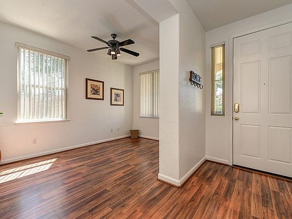 5th image of 225 Pepper Tree Ct