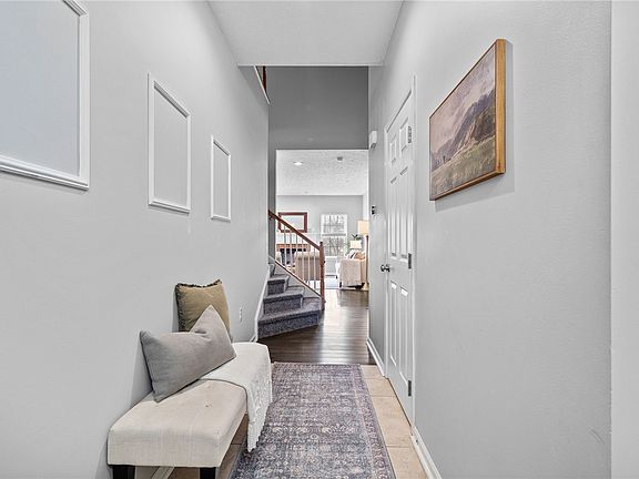 4th image of 227 Maple Ridge Dr