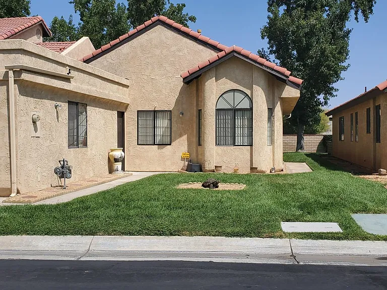 19230 Elm Dr — Photo 21