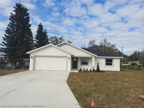 2 S Lantana Ave, Avon Park, FL 33825