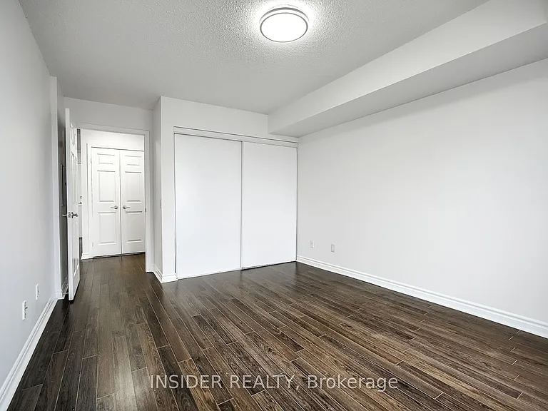 35 Kingsbridge Garden Cir #2009 — Photo 9